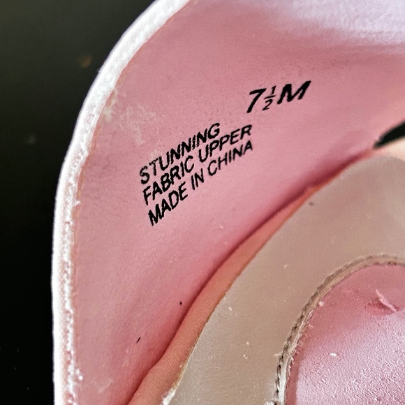 Jasmine Pink Slip on Sandals with Bow. Size 7.5 M - Picture 6 of 7